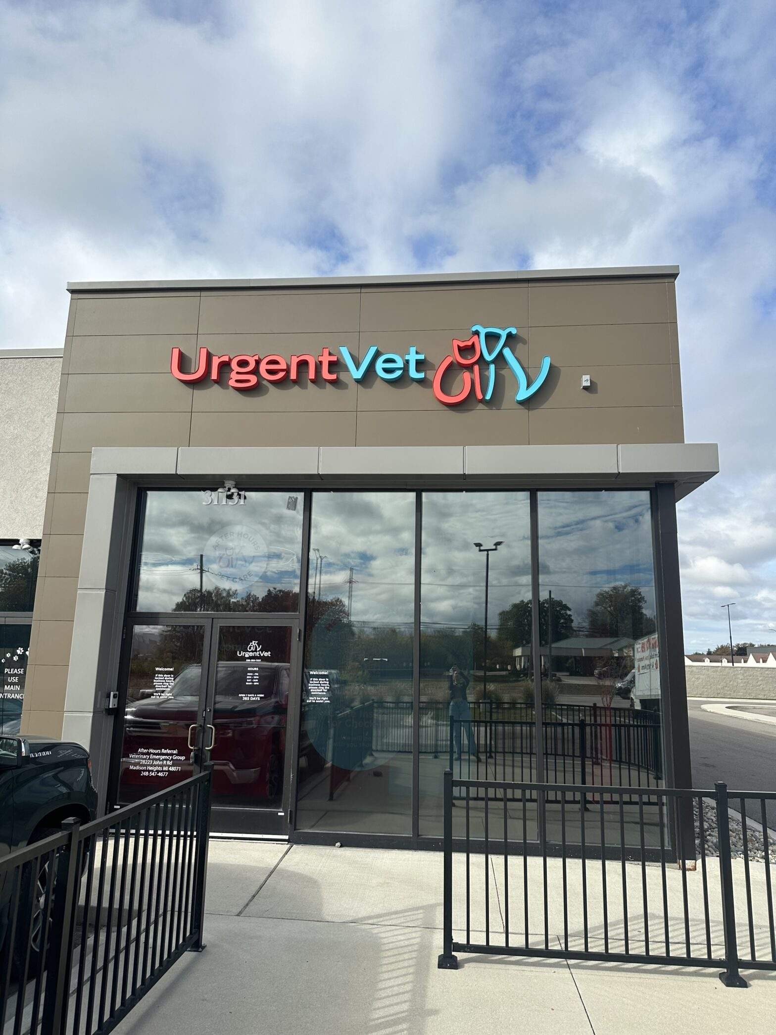 French Central Coast Pet Emergency Clinic UrgentVet Warren Vet