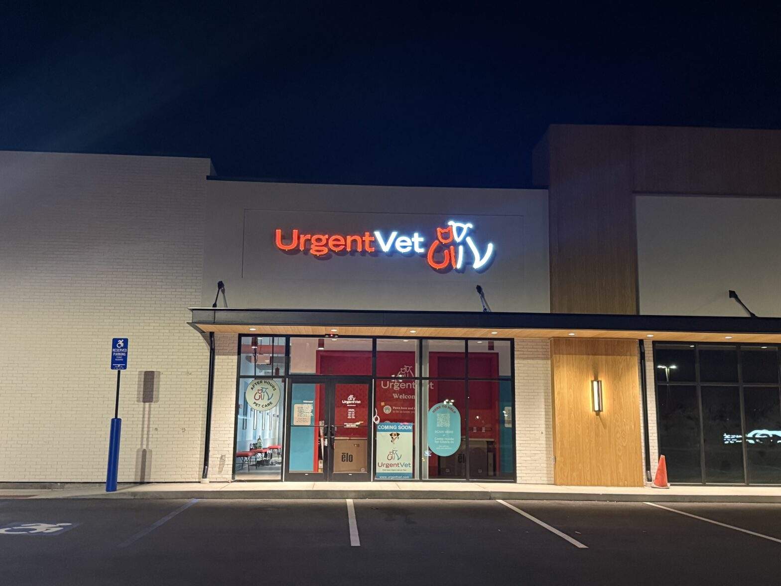 Featured image for post: New UrgentVet New Britain Location Expands Pet Care Access – Clinic Provides Fear Free Handling to Reduce Pet Stress